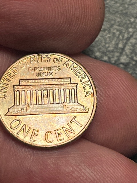 1974-Lincoln-Cents--Strange--Color-Field-